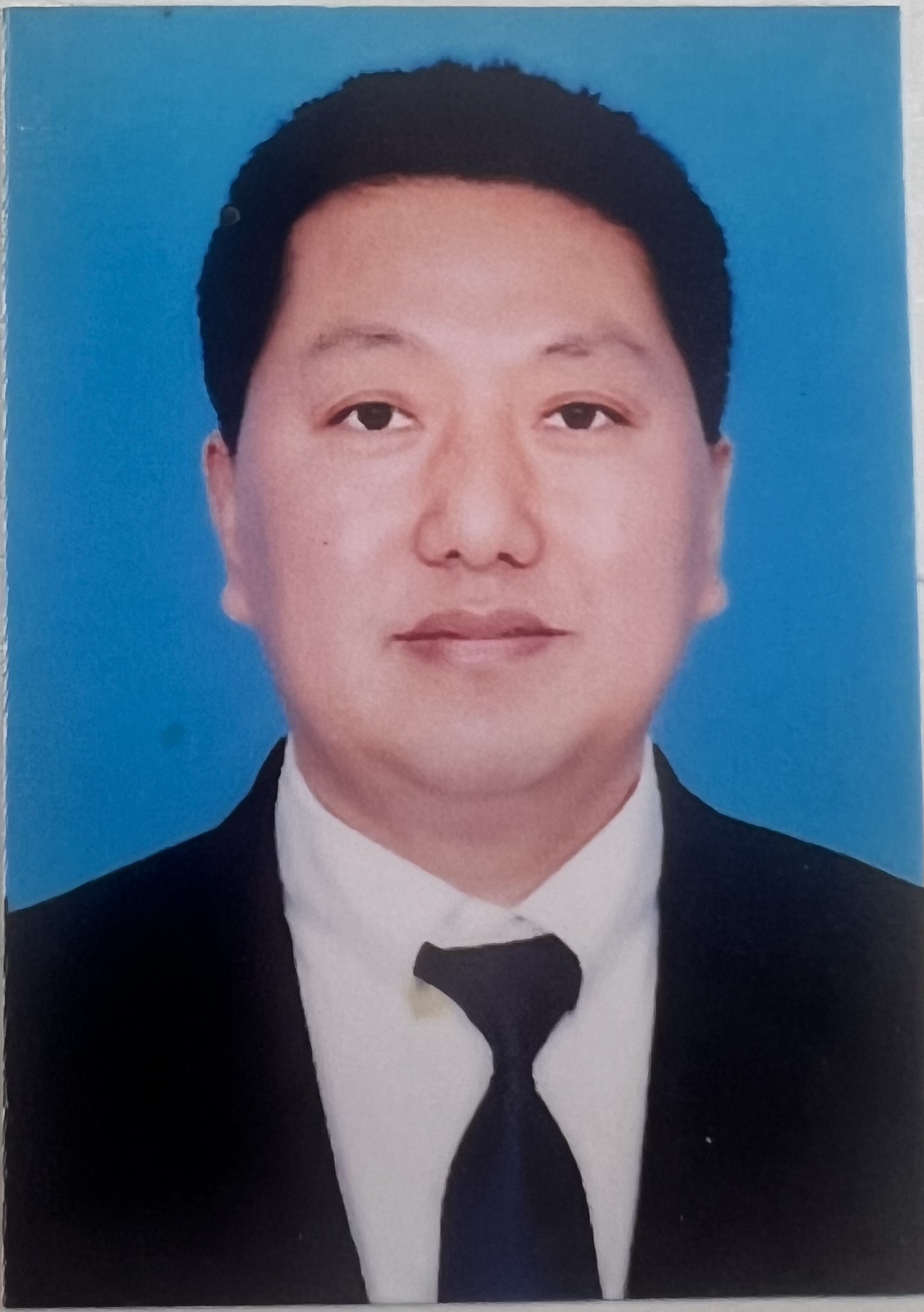 侯权峰